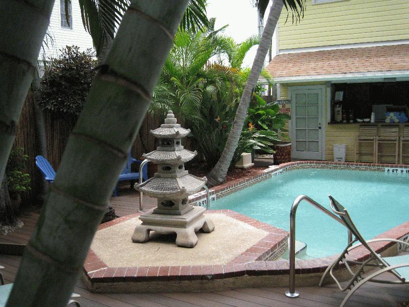 Douglas house - Image 4