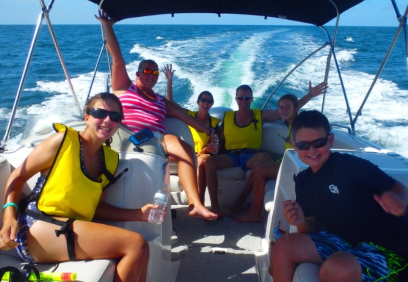 A family FUN BOAT TOUR company - Image 1
