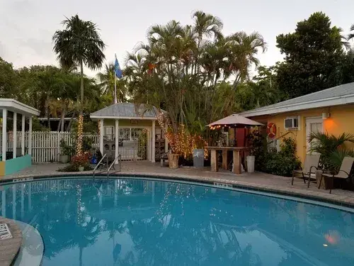 Alexander Palms Court