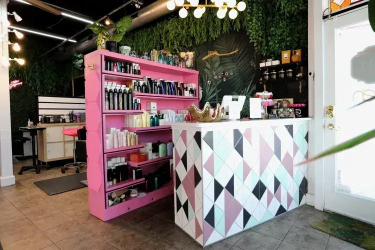 Avenue Liz Stricker Salon