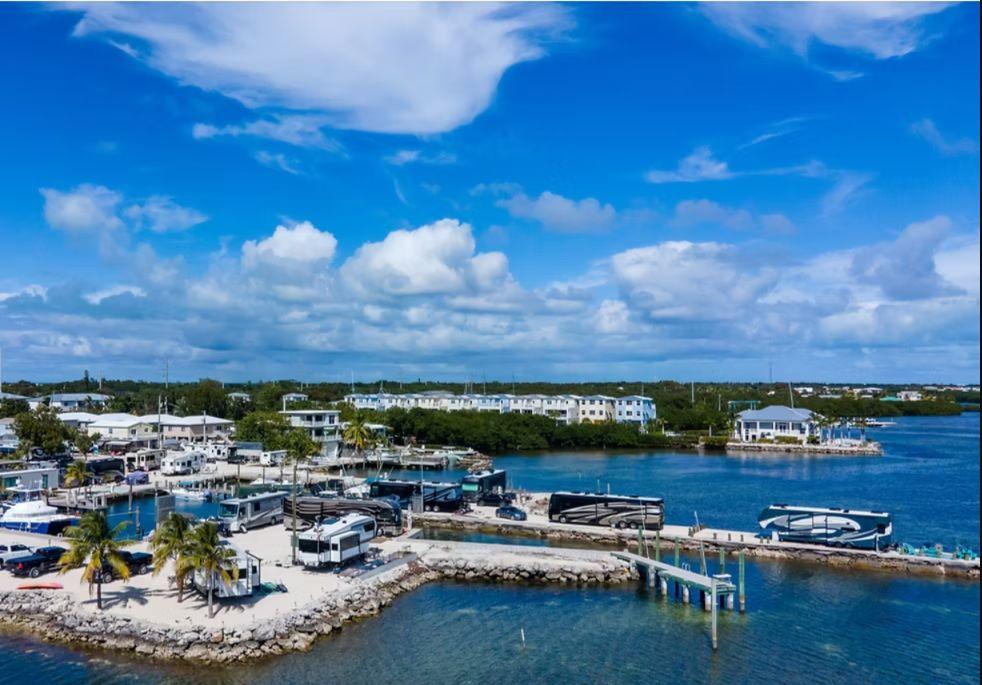 Blue Fin Rock Harbor RV Park & Marina