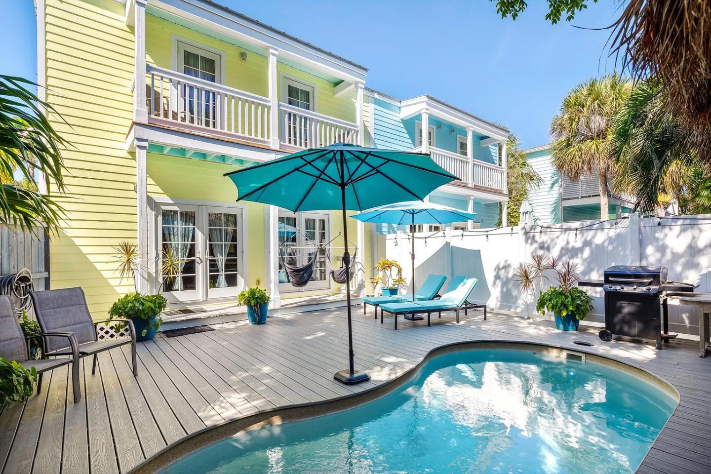 Colocada Vacation Rentals @ Sunrise Suites Resort