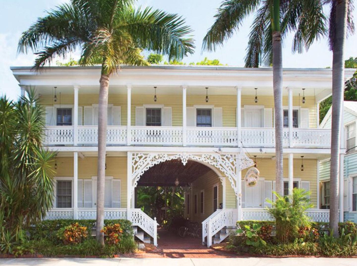 Island City House Hotel