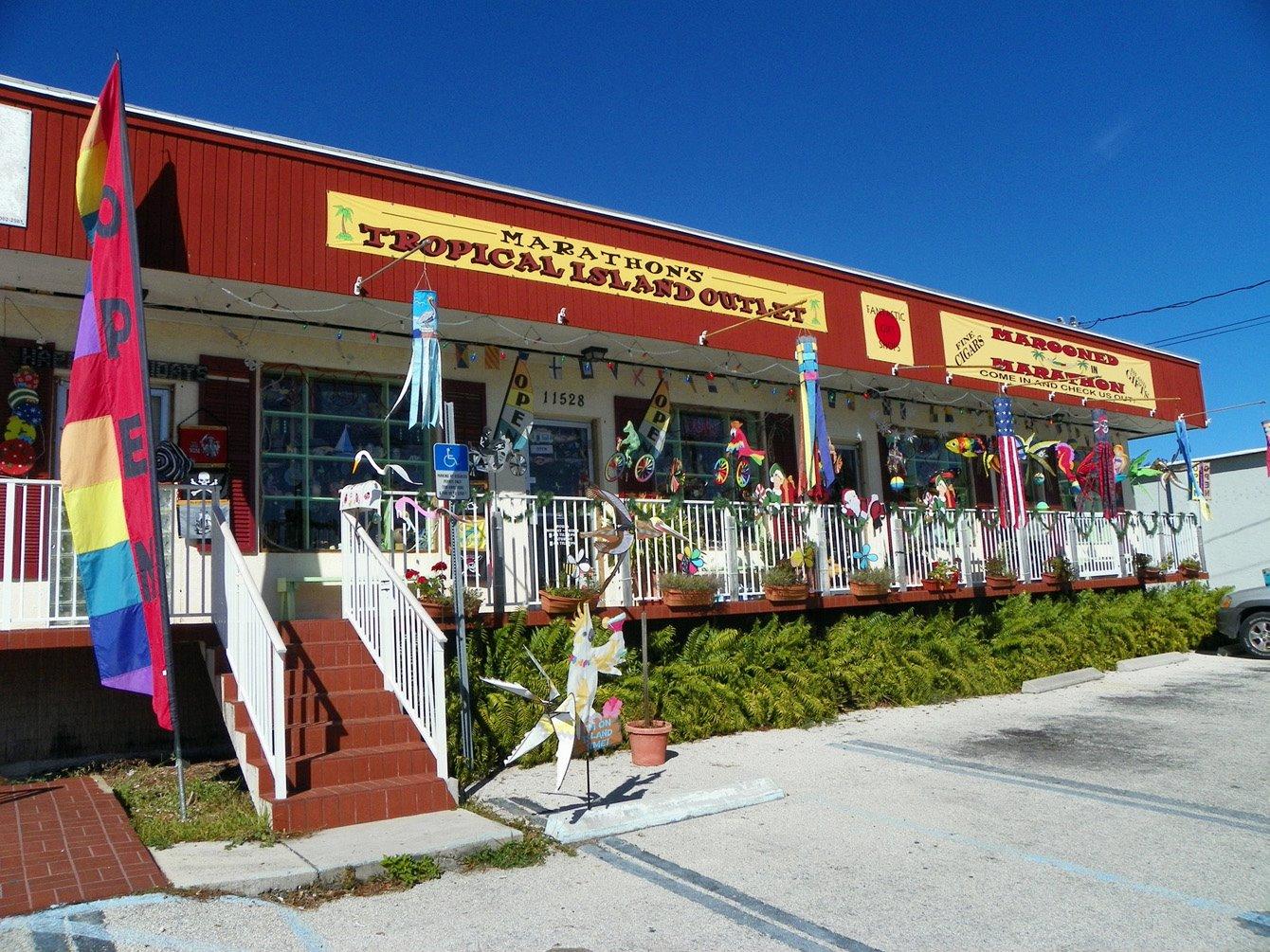 Marathon Tropical Island Outlet