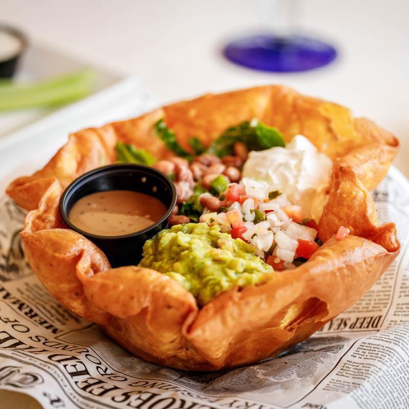 Salty's Bar and Grill