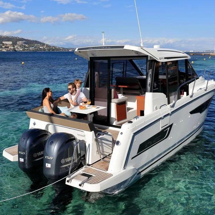 Six Fins Charters