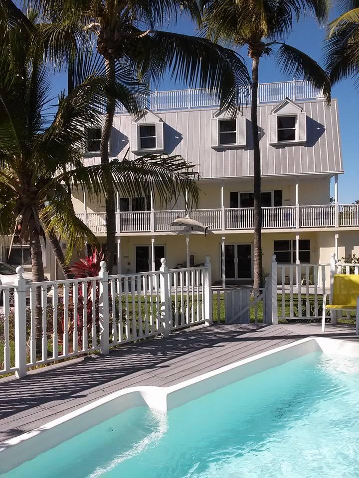 Tarpon Flats Inn & Marina