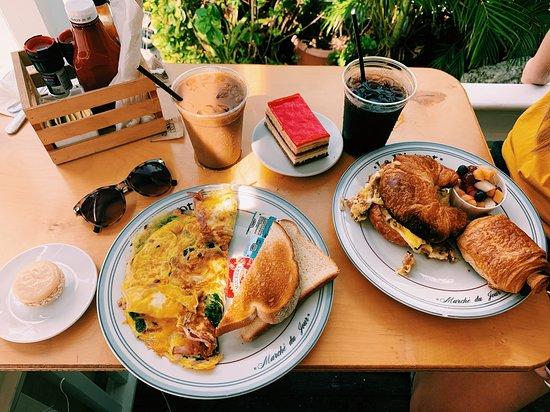 Frenchie's Café