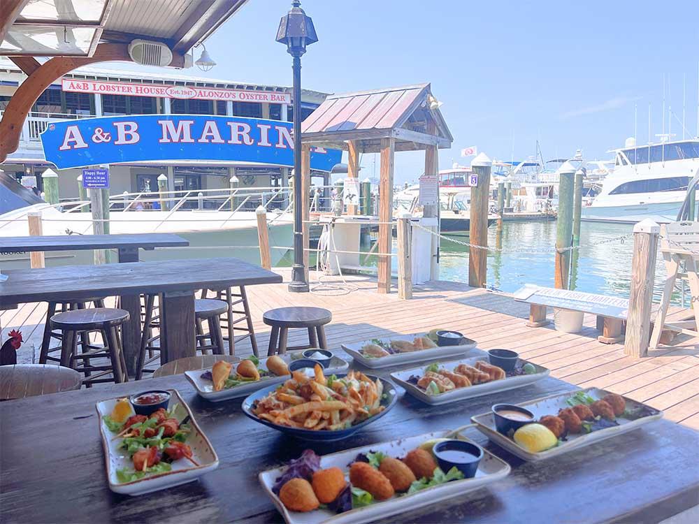 The White Tarpon Bar & Restaurant