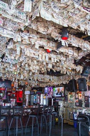 Willie T's Restaurant and Bar